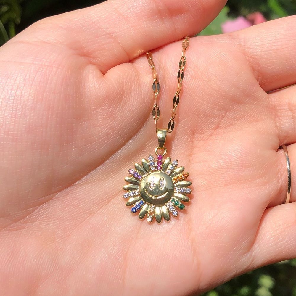 18k Gold Plated Flower Charm necklace - Picture 12 of 16